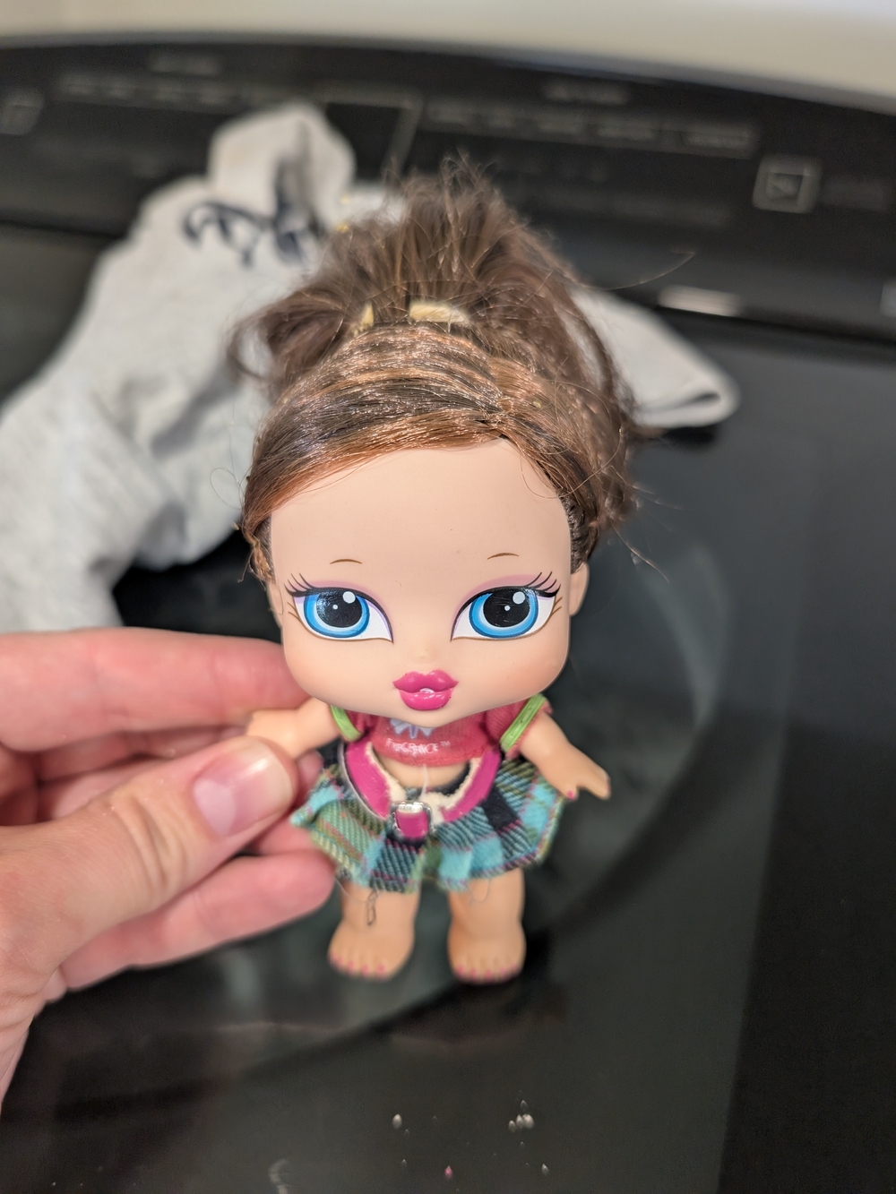 Brown-Haired Blue-Eyed Fashion Doll - Pink & Green Outfit